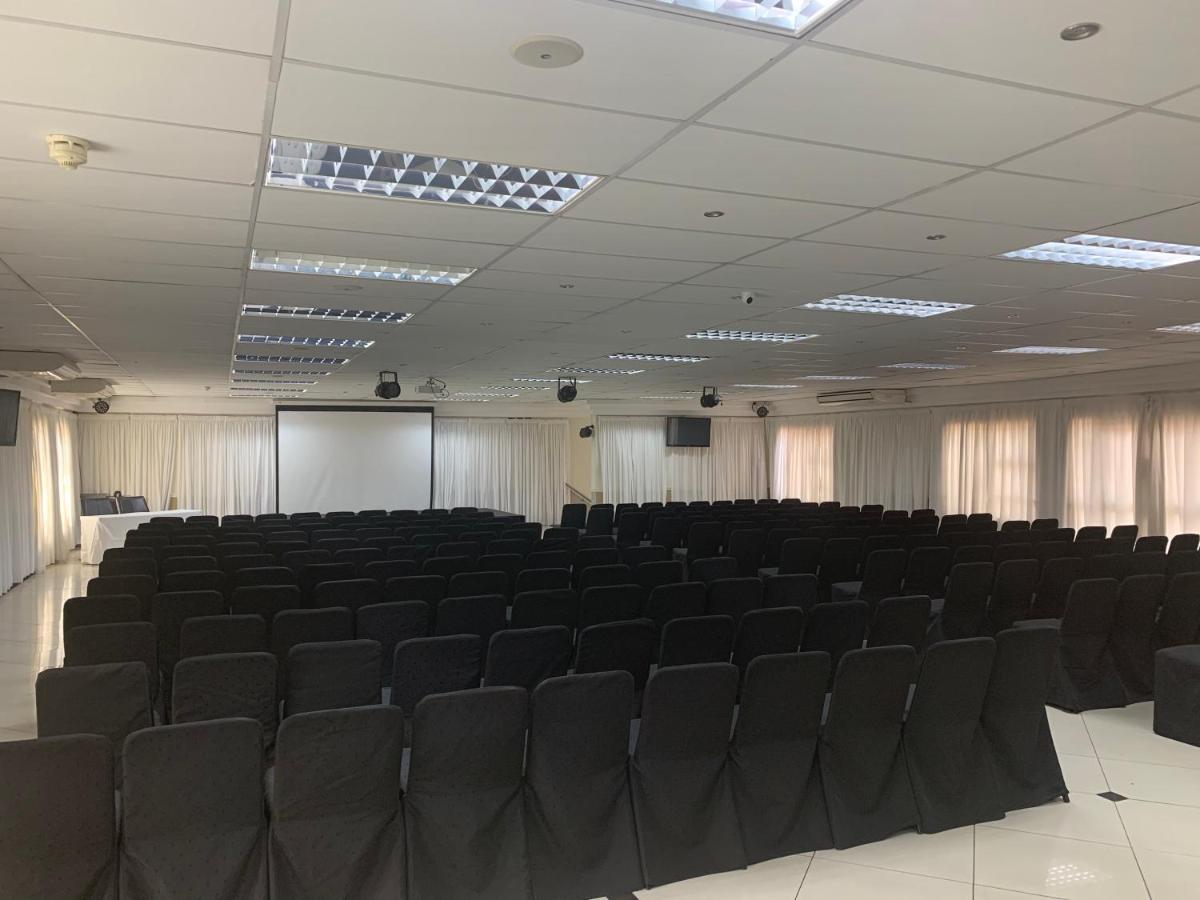 Royal Hotel Polokwane Eksteriør bilde